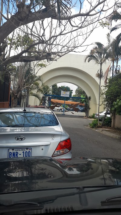 Fotos Colegio Internacional Canadiense