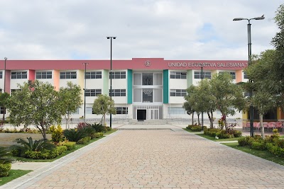 Fotos Unidad Educativa Salesiana 