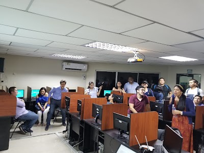 Fotos Universidad Metropolitana del Ecuador (UMET)